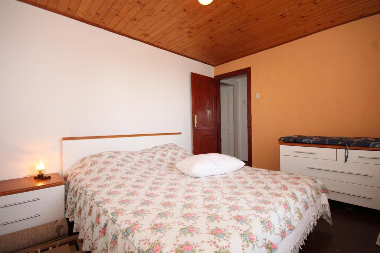 House With Wifi Stivan, Cres - 7995 Semesterbostad *